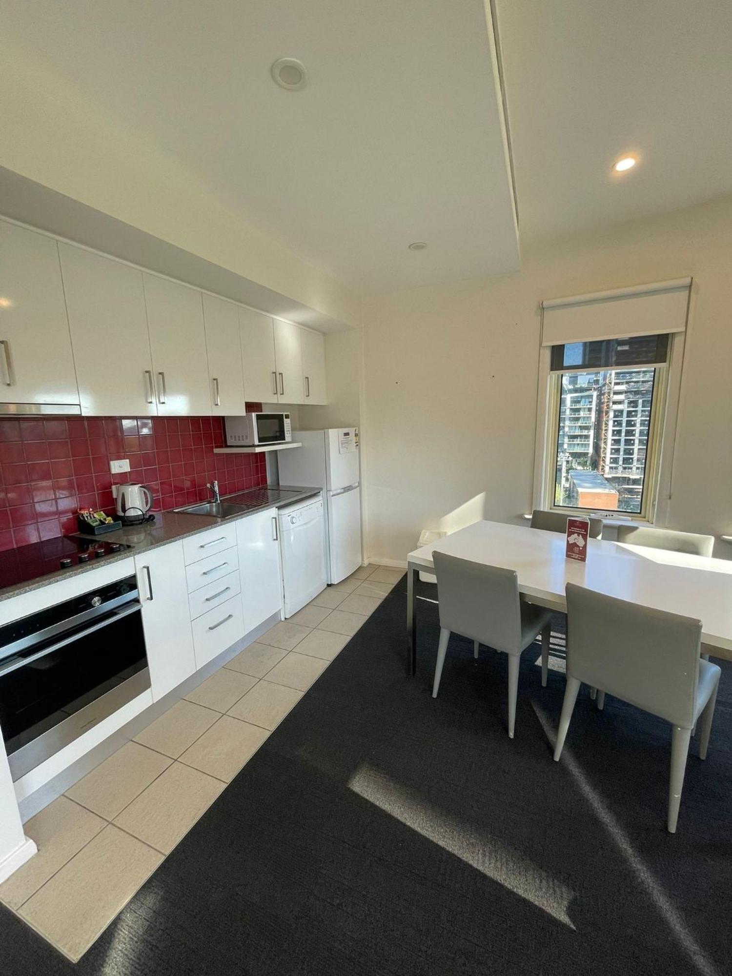 South Yarra Central Apartment Hotel Melbourne Bagian luar foto